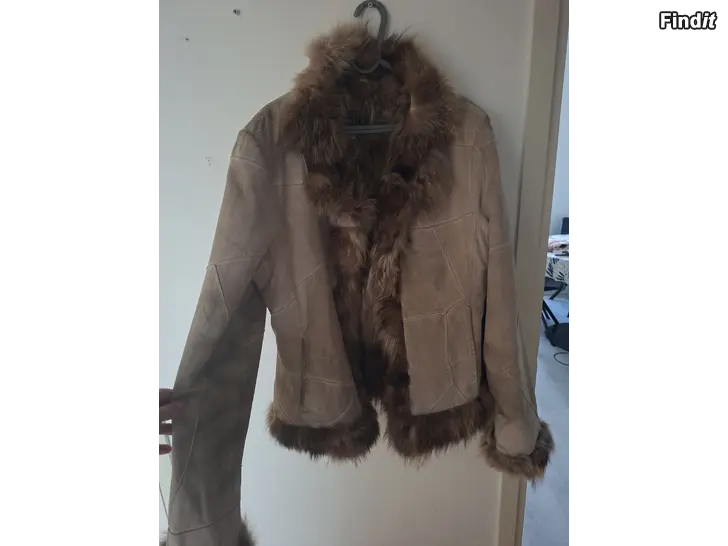 Myydään Myydään aito puoliturkki/kääntöturkki