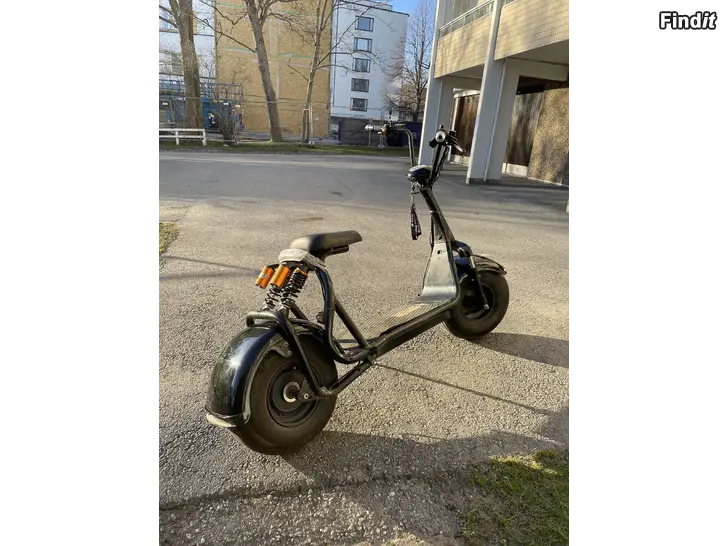 Säljes Kontio Motors Kruiser Premium Pack Black 0,7kWh sähköskootteri