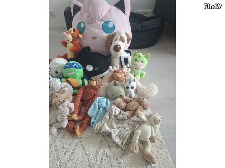 Myydään Erilaisia pehmoleluja
