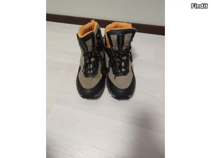 Myydään Miesten kengät Everest, koko 42