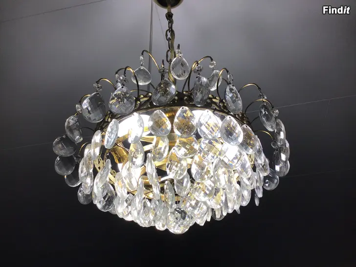 Säljes Kristallkronor 2st vintage