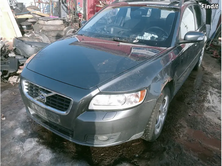 Myydään Volvo V50 1,6 di manuaali 2010 varaosina