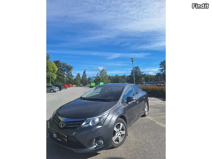 Myydään Toyota avensis