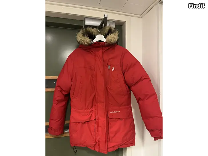 Myydään Peak performance takki