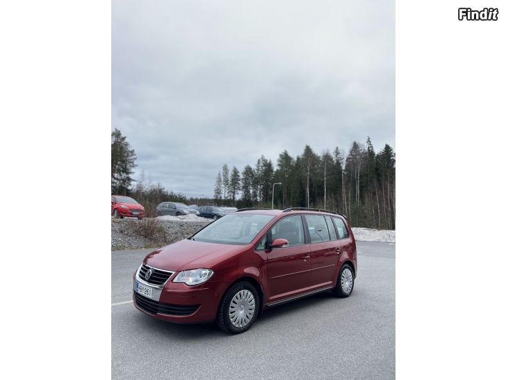 Myydään Volkswagen Touran 1.4TSI DSG Highline -08