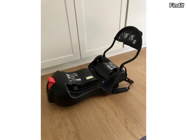 Säljes Britax Römer Primo babyskydd bas