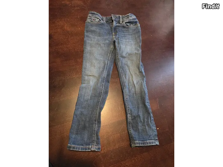 Säljes Tommy hilfiger jeans slimfit st 110