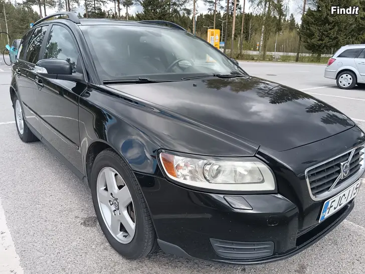Säljes Volvo V50 2.0D 136-hv. Aut.Momentum JUURI KATSASTETTU