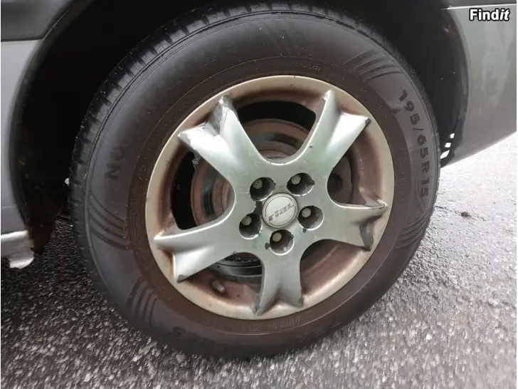 Myydään Alut 5-110 GM kesärenkailla Noikian 195/65R15 91H