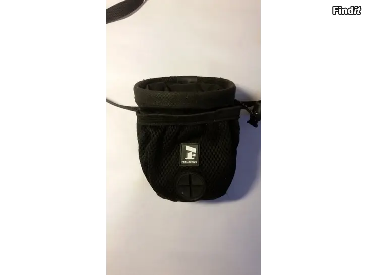 Myydään Feel Active makupalapussi herkkupussi musta -hinta 5e