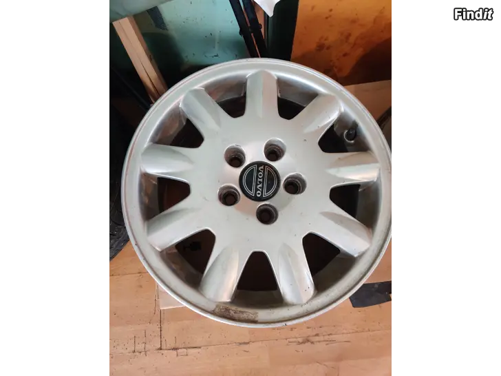 Säljes V70 fälgar 15