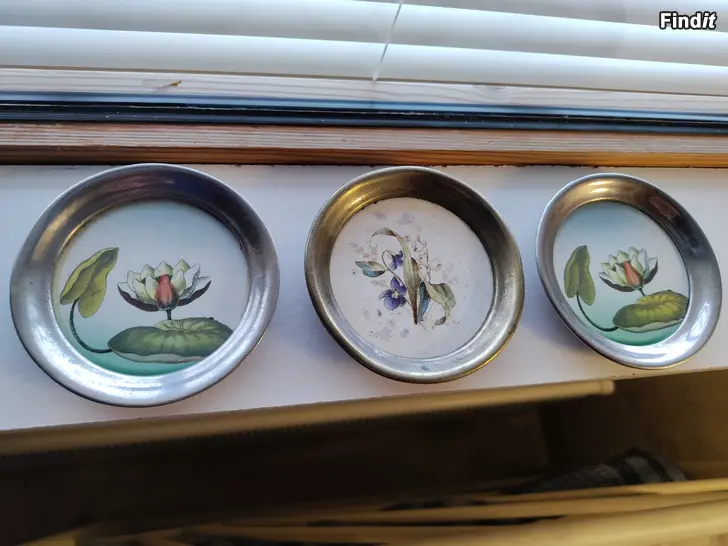 Myydään JUDEND-alustat, posliinia metallireunoin