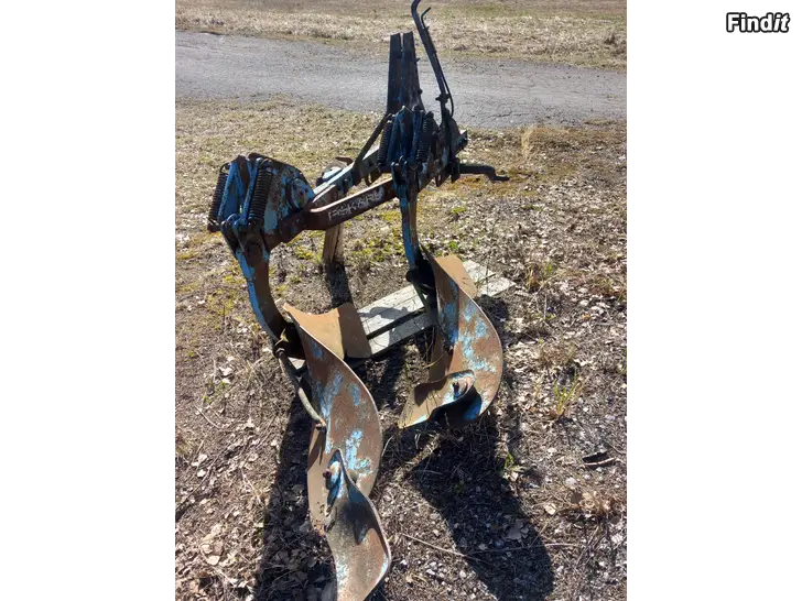 Myydään Fiskars kyntöaurat 2siipiset