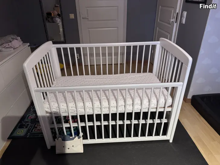 Säljes Troll spjälsäng