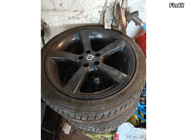 Myydään Volvo 18 tum
