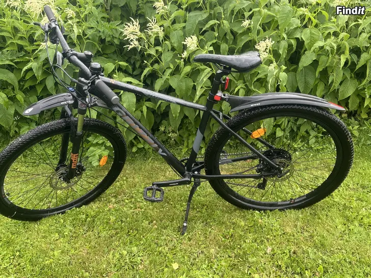 Myydään Madison Grizzly 29. Mountainbike