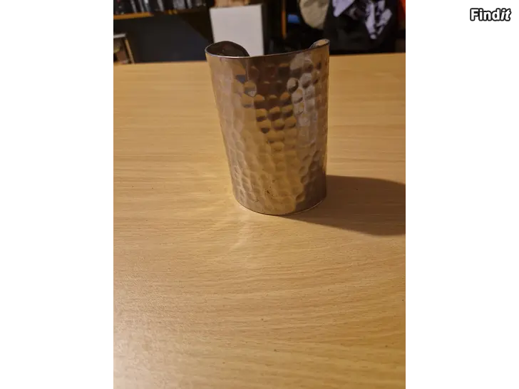Säljes Armband..