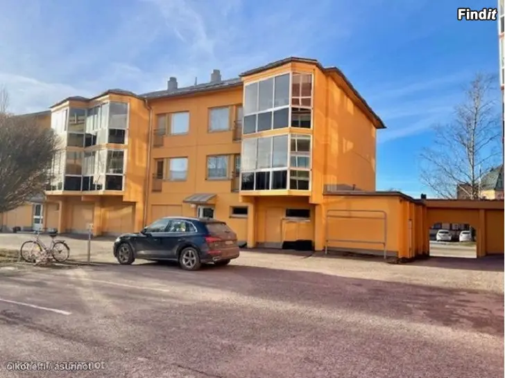Vuokrataan VUOKRALLE TARJOTAAN RAUHALLINEN YKSIÖ PALOSAAREN TORILTA, LOISTAVA SIJAINTI