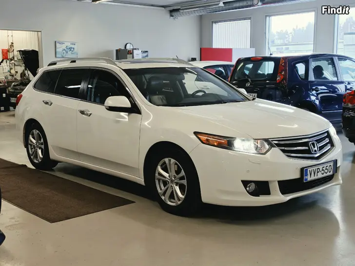 Myydään HONDA ACCORD 2.0i Executive Tourer -11