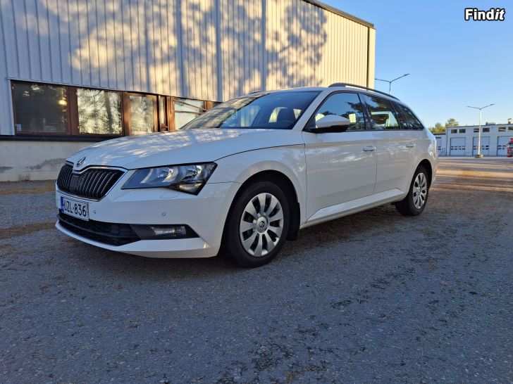 Säljes Skoda Superb  Combi 1,6 TDI Active Webasto, kääntyvä vetokoukku, navigointi,VM-2016