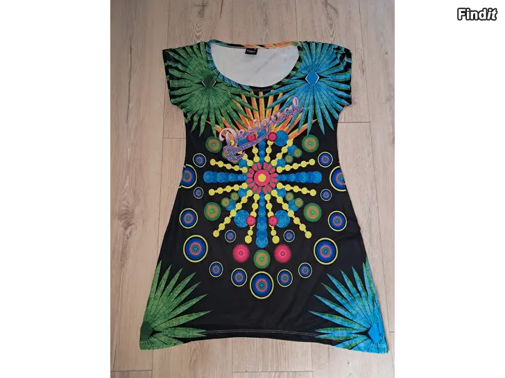 Säljes Desigual klänning stl L