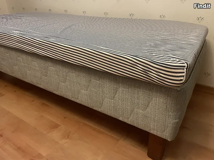 Säljes Säng 80x200