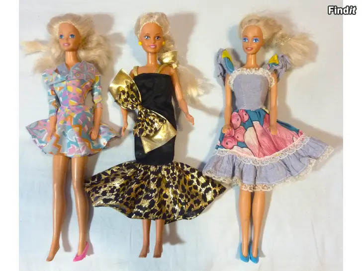 Myydään Vanhoja Barbie nukkeja