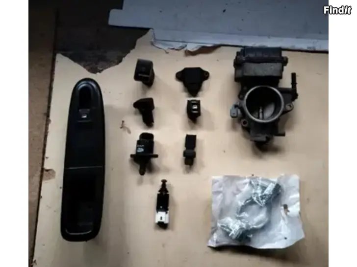 Myydään Kaasuläpäkotelo oranssit vilkkut