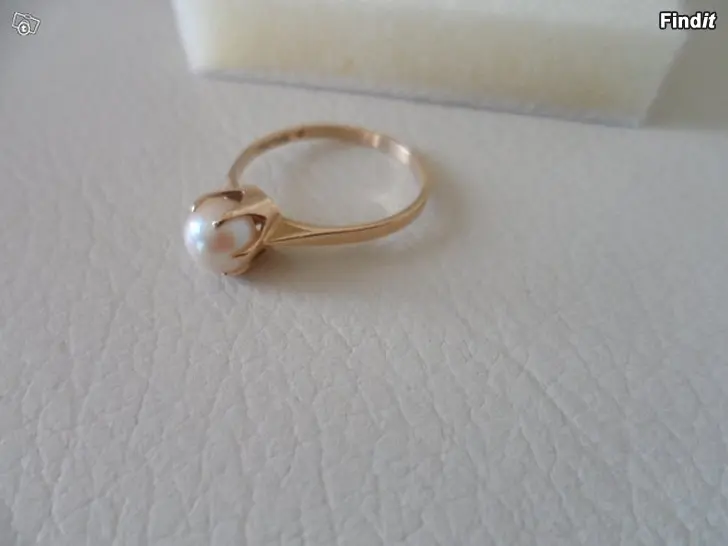 Myydään Helmisormus Kulta 14K koko 16,5