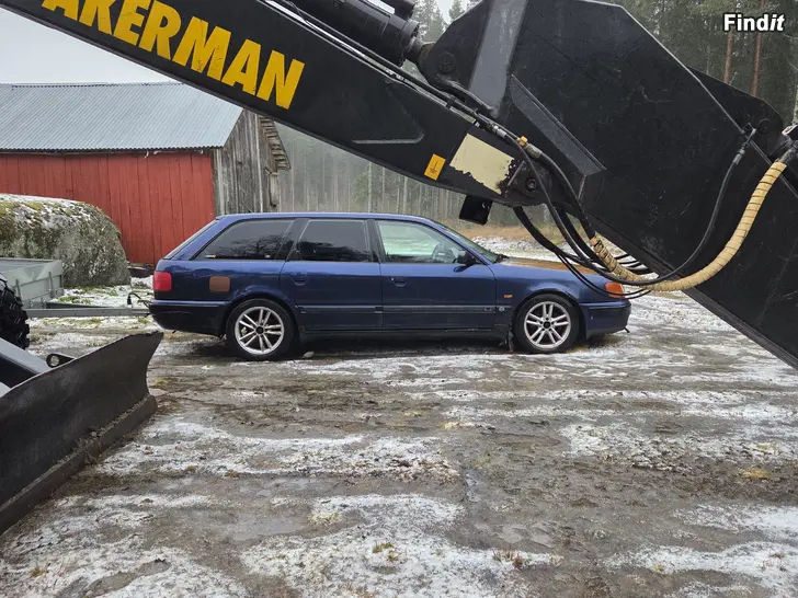 Säljes Nybesiktigad Audi 100 2.5 tdi paketbilsreggad