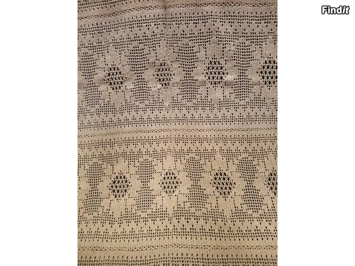 Säljes Virkat sängöverkast