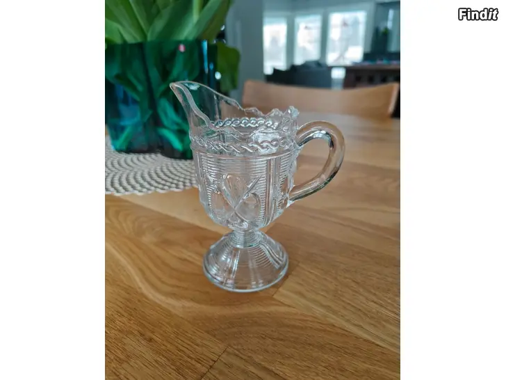 Myydään Nuutajärven lasi kermakko