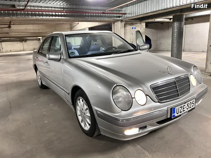 Myydään Mercedes Benz E näyttävä auto