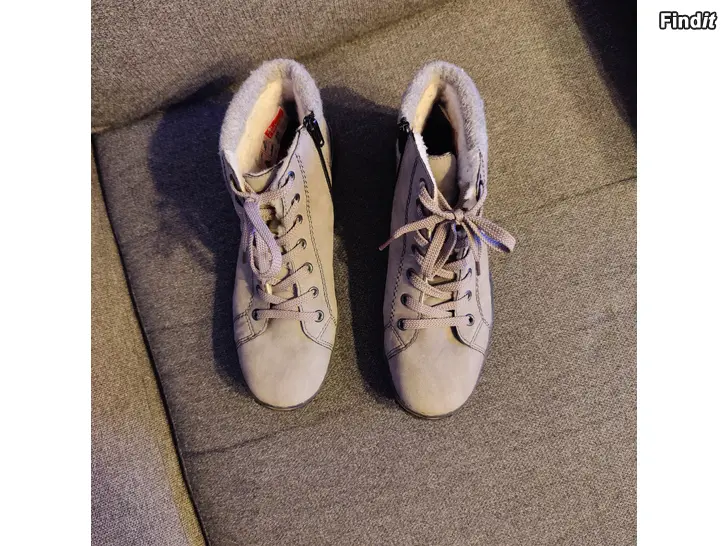 Säljes Rieker vristskor