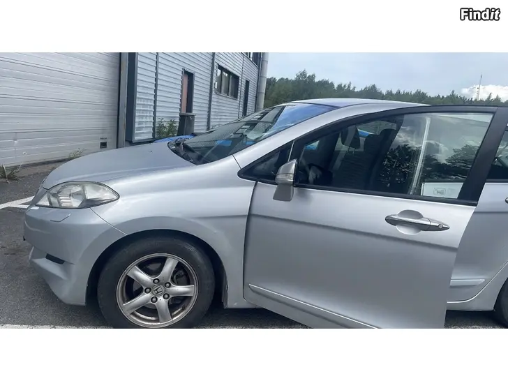 Myydään Honda Fr-v