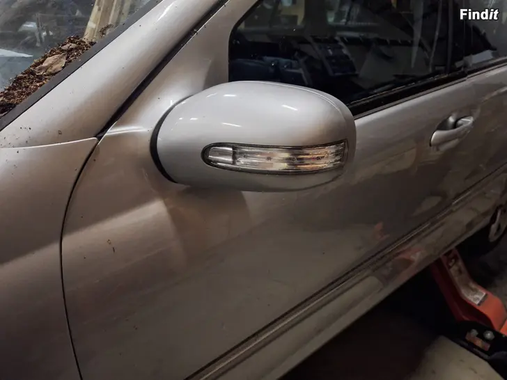 Myydään MB W203 facelift vasen sivupeili