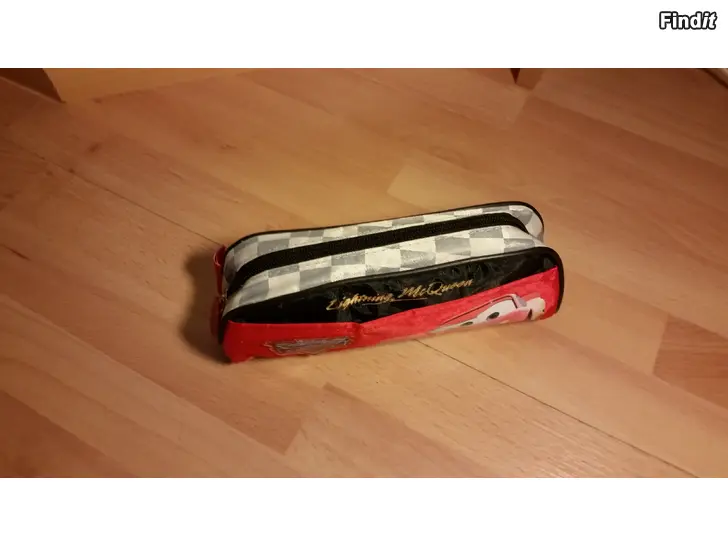 Myydään Disney Pixar Cars autot penaali 2e