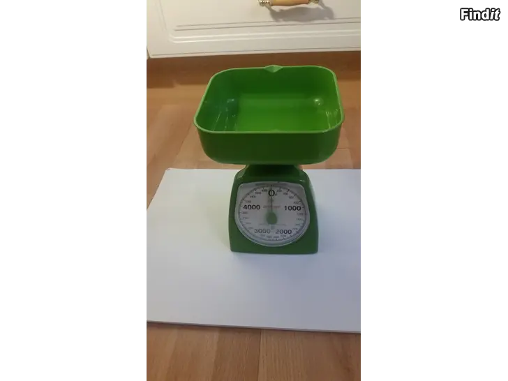 Myydään Vintage talousvaaka 5kg vihreä muovia 2-osainen 4e