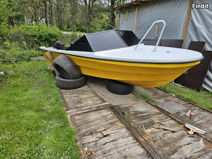 Säljes Lasikuitu tuulilasivene