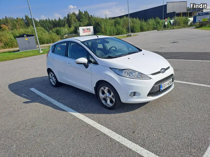 Myydään Ford Fiesta 1,2