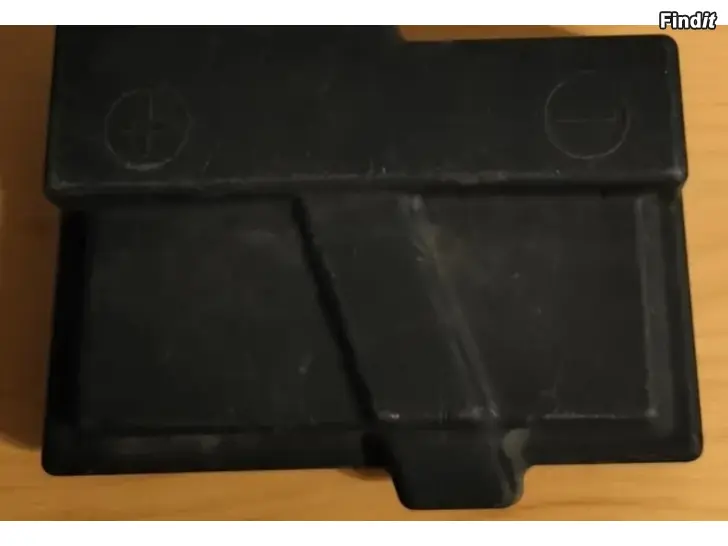 Myydään Akkukotelonkanssi releet Bitron g.cartier