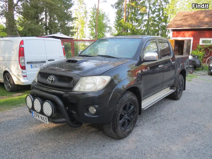 Myydään Toyota Hilux 3.0 D4D Double Cab A Blac Edition