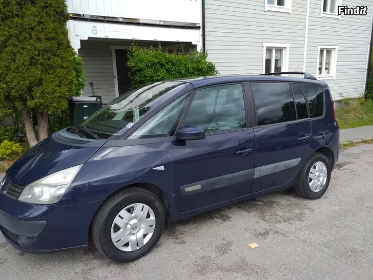 Säljes Familjebuss nu till salu.7 sitsig Reunalt Espace 2.0 Turbo.Manuell 6 växlad bensinare