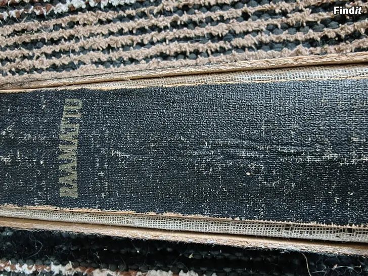 Myydään Vanha Raamattu