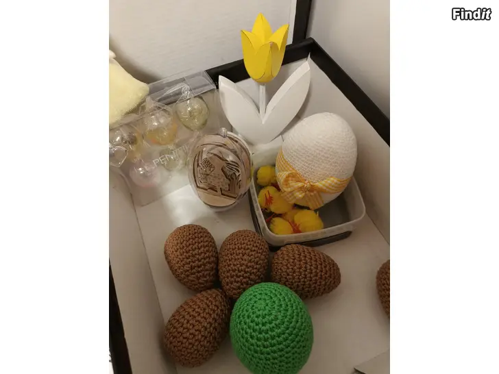 Myydään Pääsiäiskoristeita