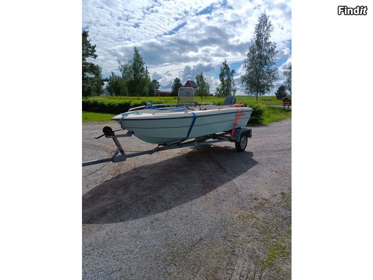 Myydään Yanmar vene 20hp