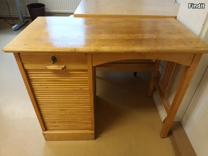 Säljes Gammalt skrivbord / Vanha kirjoituspöytä