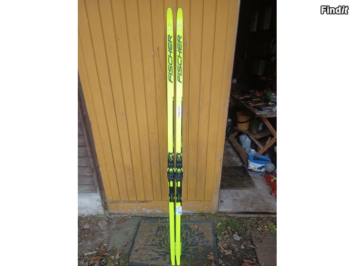 Myydään Fischer Speedmax DP stakskidor