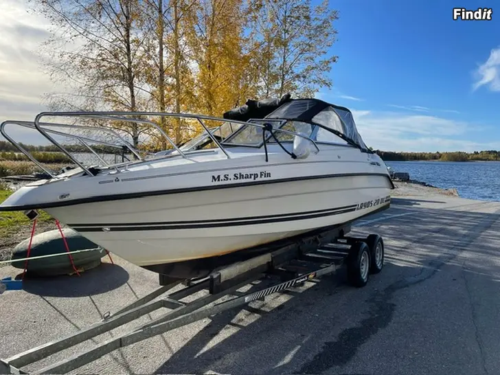 Myydään Merenkelpoinen RYDS DC 20. 220 HV ja sisäperämoottori