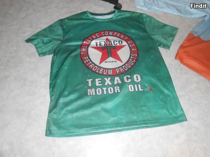Myydään gulf huppari. kaksi texaco motor oil t-paitaa ja stp oil